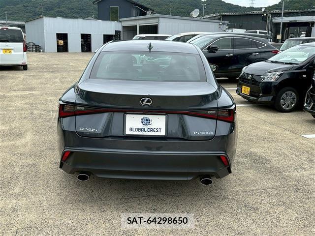 Lexus IS 2021-06 7871475-12