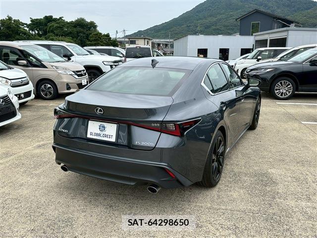 Lexus IS 2021-06 7871475-13