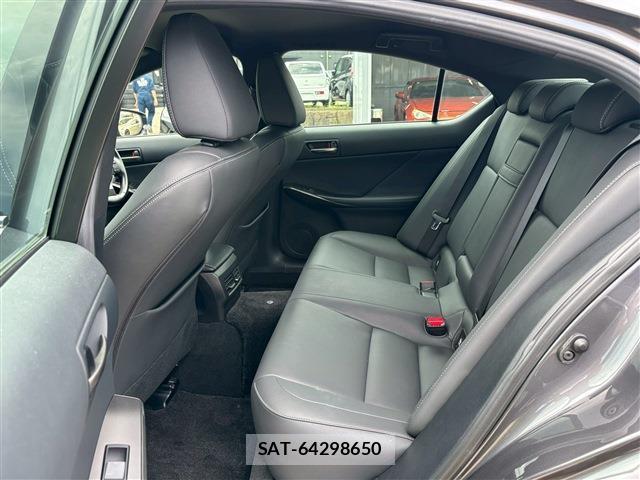 Lexus IS 2021-06 7871475-5