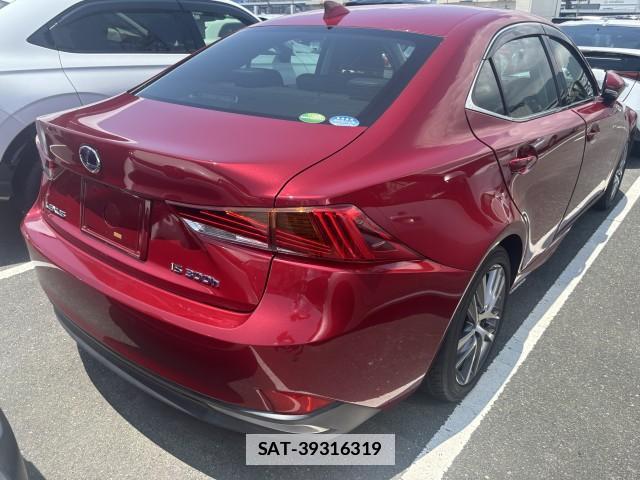 Lexus IS 2017-07 7871691-5