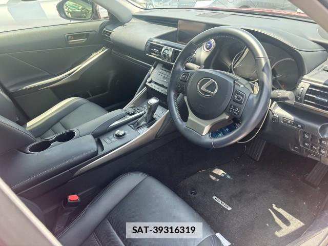 Lexus IS 2017-07 7871691-8