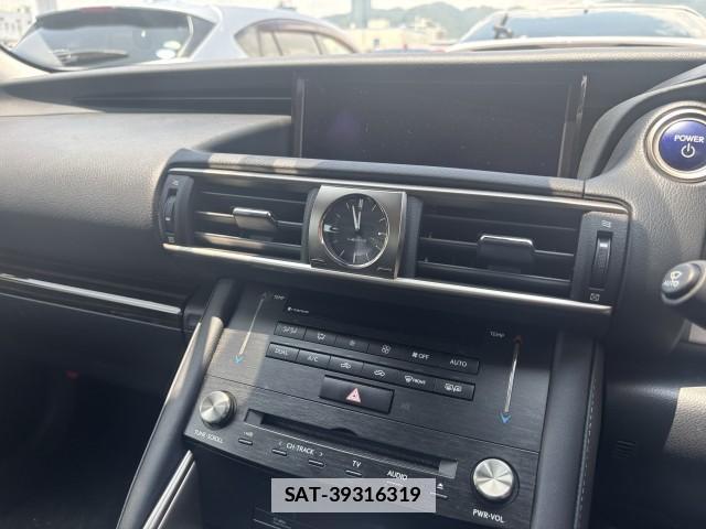 Lexus IS 2017-07 7871691-9