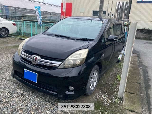 Toyota ISIS 2012-02 7868627-1