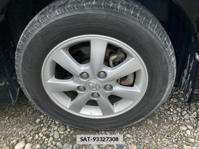 Toyota ISIS 2012-02 7868627-12