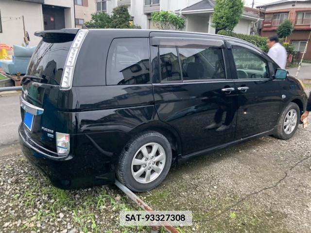 Toyota ISIS 2012-02 7868627-13