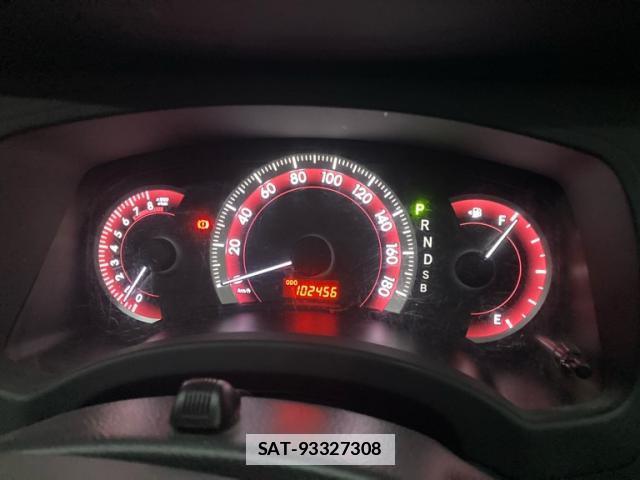Toyota ISIS 2012-02 7868627-15