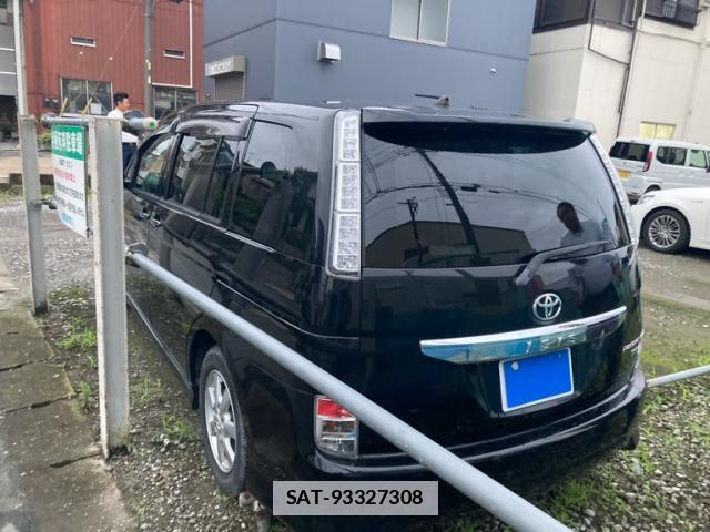 Toyota ISIS 2012-02 7868627-2