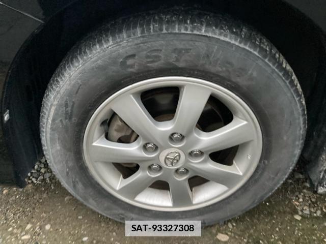Toyota ISIS 2012-02 7868627-4