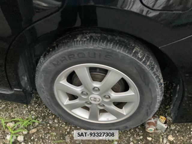 Toyota ISIS 2012-02 7868627-5