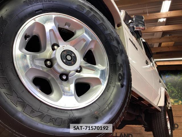 Toyota Land Cruiser 70 2015-02 7867406-12