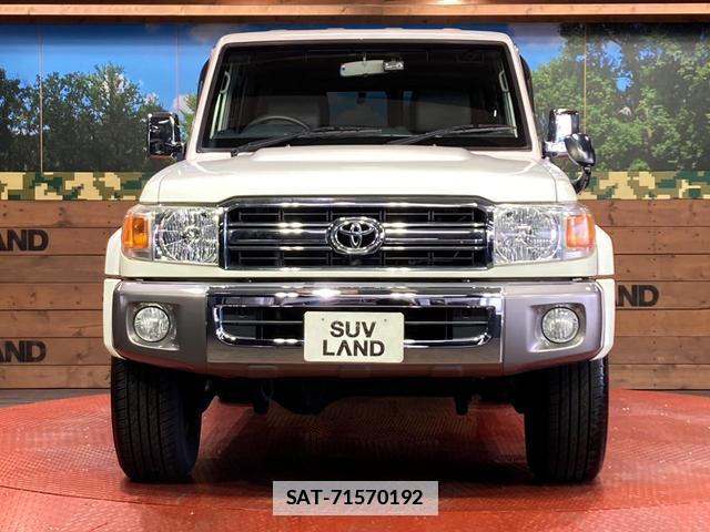 Toyota Land Cruiser 70 2015-02 7867406-13
