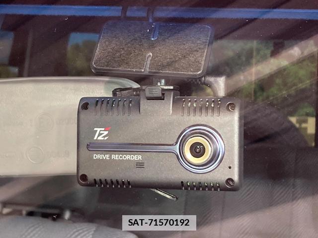 Toyota Land Cruiser 70 2015-02 7867406-3