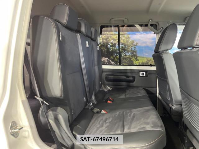 Toyota Land Cruiser 70 2025-09 7867936-9