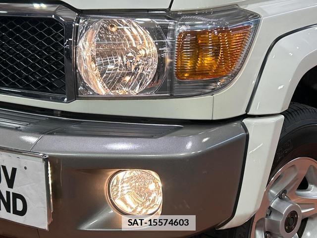 Toyota Land Cruiser 70 2014-09 7871299-11