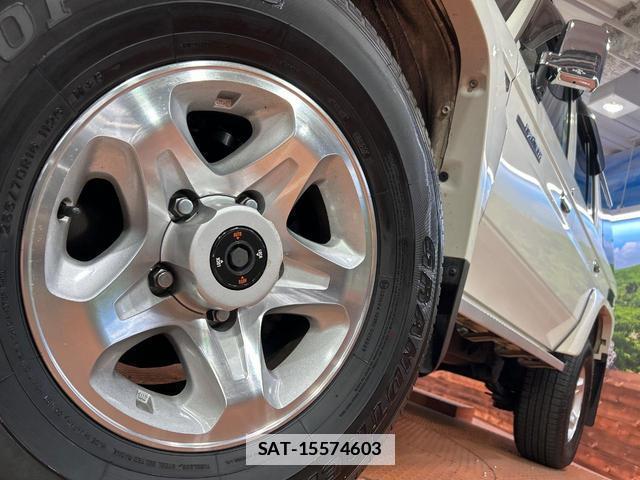 Toyota Land Cruiser 70 2014-09 7871299-12