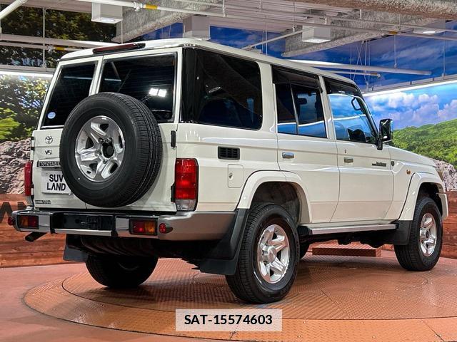 Toyota Land Cruiser 70 2014-09 7871299-16