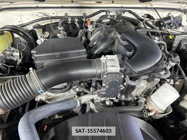 Toyota Land Cruiser 70 2014-09 7871299-17
