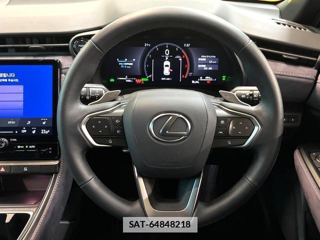 Lexus LBX 2024-08 7869212-10