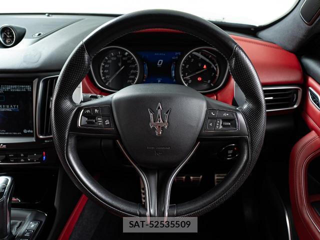 Maserati LEVANTE 2021-04 7870383-11