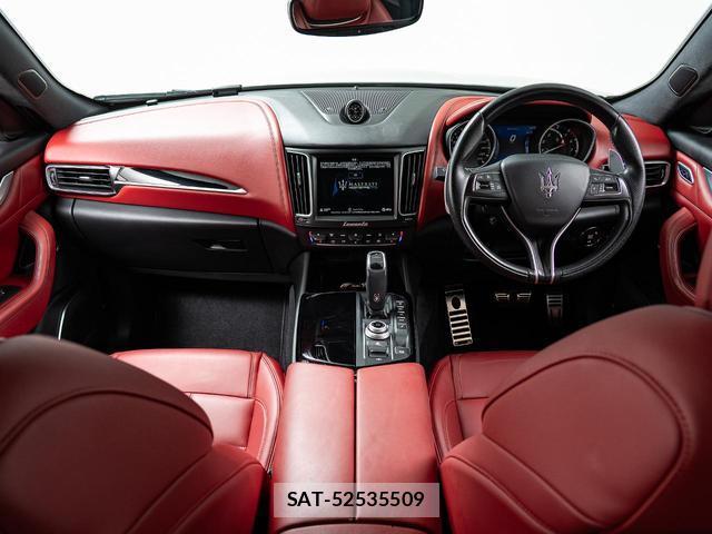 Maserati LEVANTE 2021-04 7870383-3