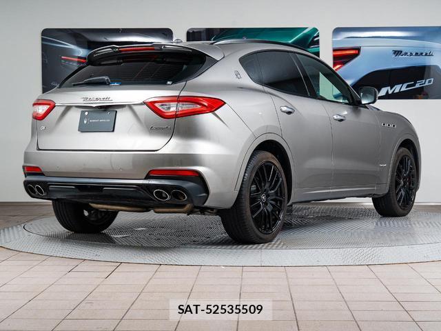 Maserati LEVANTE 2021-04 7870383-4
