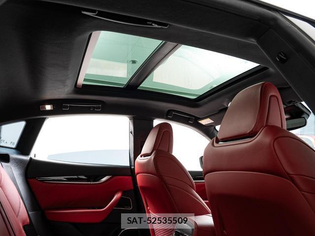 Maserati LEVANTE 2021-04 7870383-5