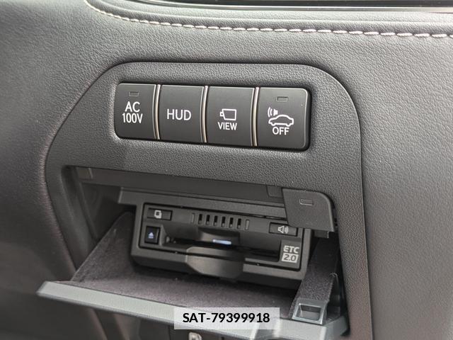 Lexus LS 2018-03 7867366-12