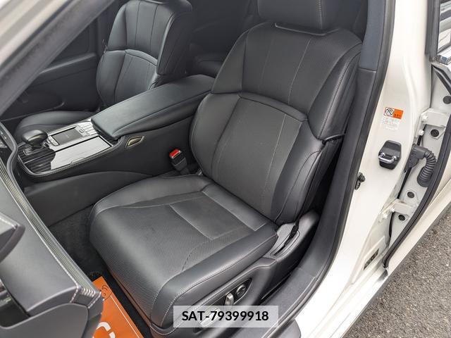Lexus LS 2018-03 7867366-15