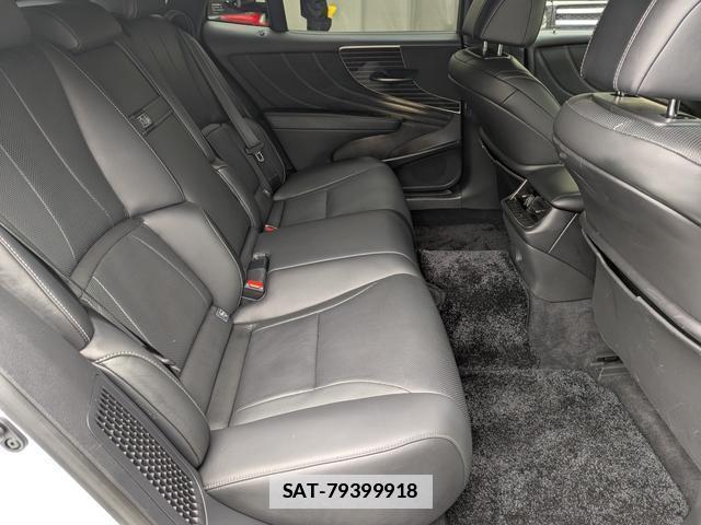 Lexus LS 2018-03 7867366-18