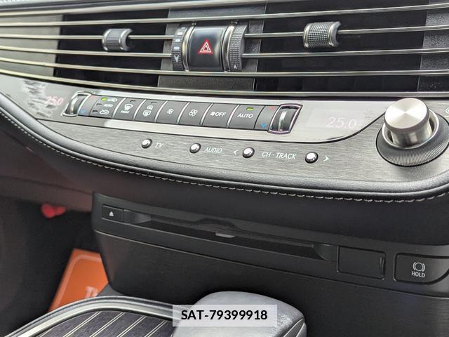 Lexus LS 2018-03 7867366-4