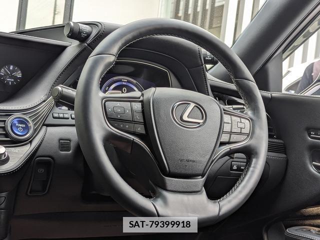 Lexus LS 2018-03 7867366-5