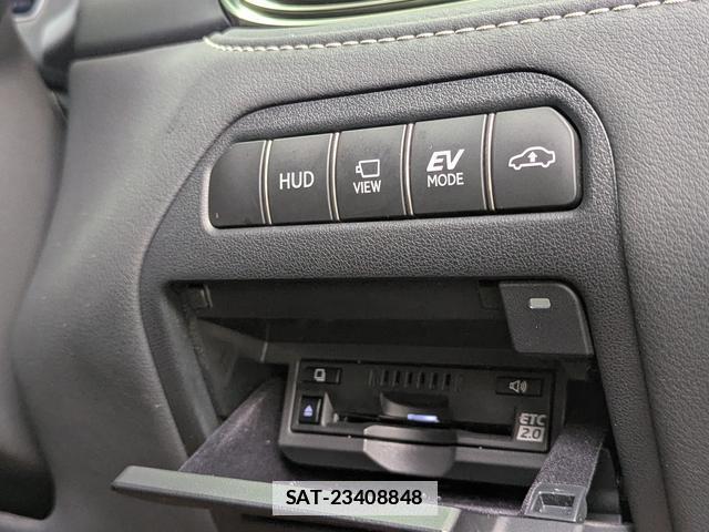 Lexus LS 2021-05 7867367-11