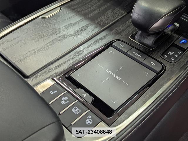 Lexus LS 2021-05 7867367-14
