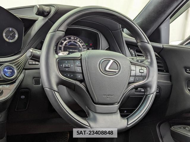 Lexus LS 2021-05 7867367-5