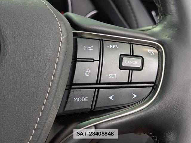 Lexus LS 2021-05 7867367-6