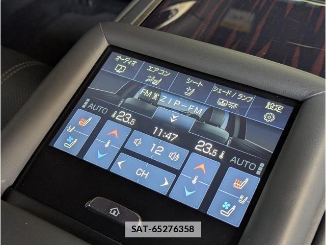 Lexus LS 2018-05 7867368-12