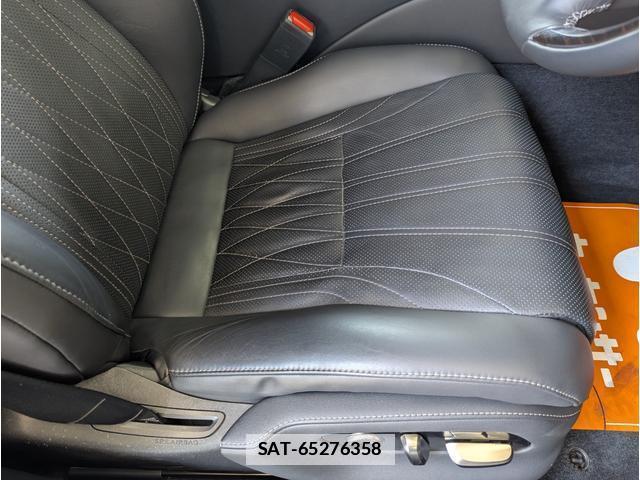 Lexus LS 2018-05 7867368-17