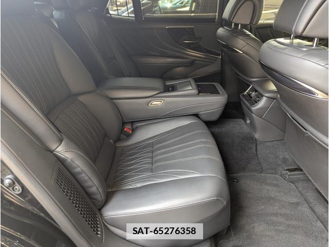 Lexus LS 2018-05 7867368-19