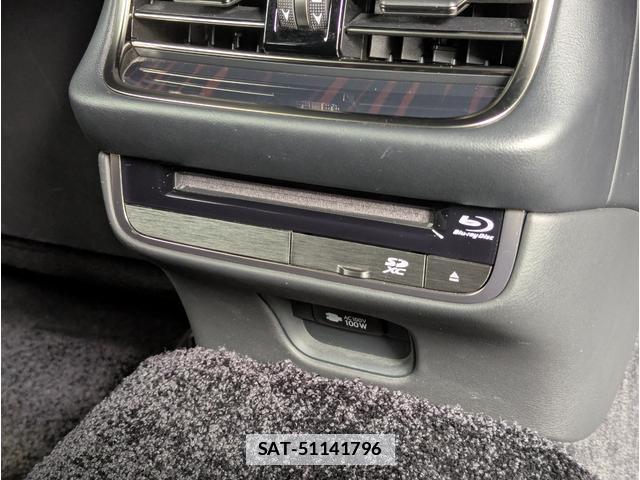 Lexus LS 2018-06 7867369-12