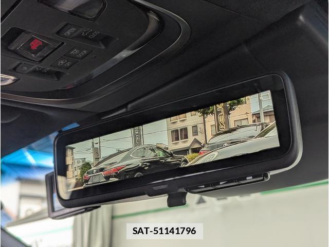 Lexus LS 2018-06 7867369-14