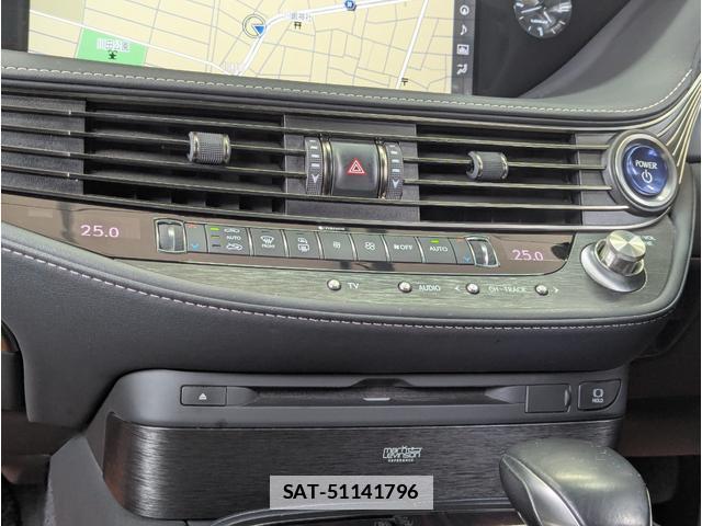 Lexus LS 2018-06 7867369-6