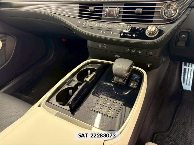 Lexus LS 2024-05 7872308-7