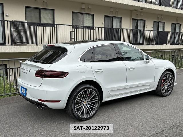 Porsche MACAN 2016-09 7867653-12