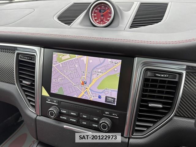 Porsche MACAN 2016-09 7867653-4
