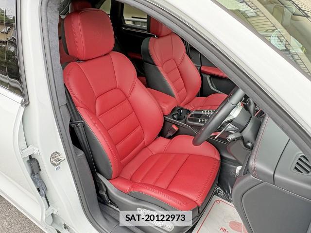 Porsche MACAN 2016-09 7867653-5