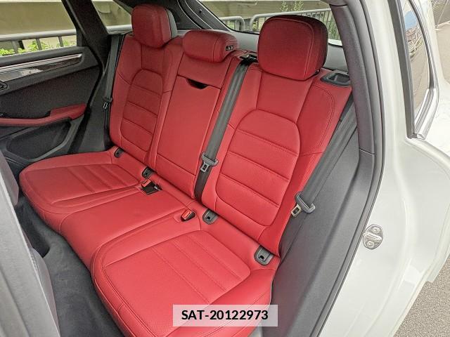Porsche MACAN 2016-09 7867653-6