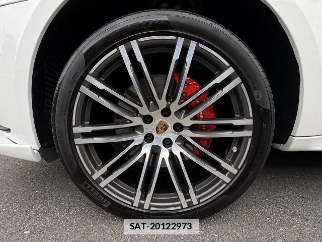 Porsche MACAN 2016-09 7867653-8