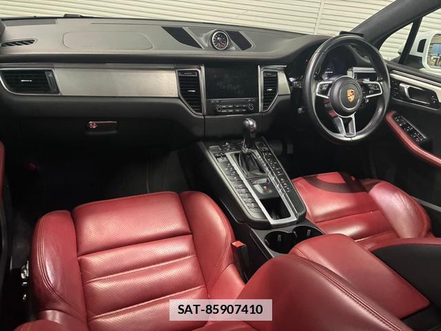 Porsche MACAN 2018-12 7871518-2