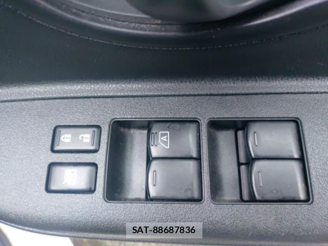 Nissan MARCH 2018-06 7868932-13