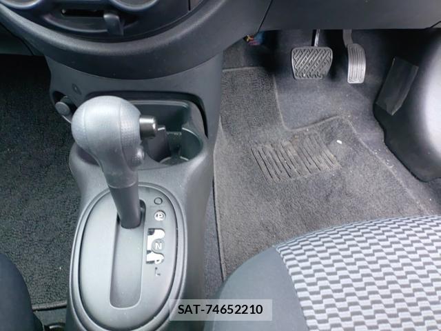 Nissan MARCH 2016-06 7868936-11